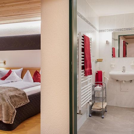 Familien- Und Wellnesshotel "Landhaus Viktoria" Oberstdorf Eksteriør bilde