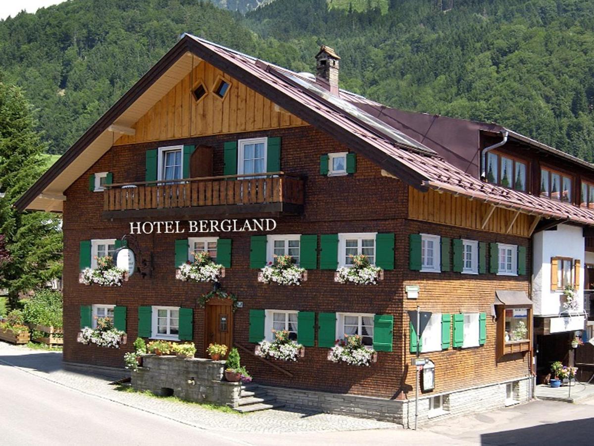 Familien- Und Wellnesshotel "Landhaus Viktoria" Oberstdorf Eksteriør bilde
