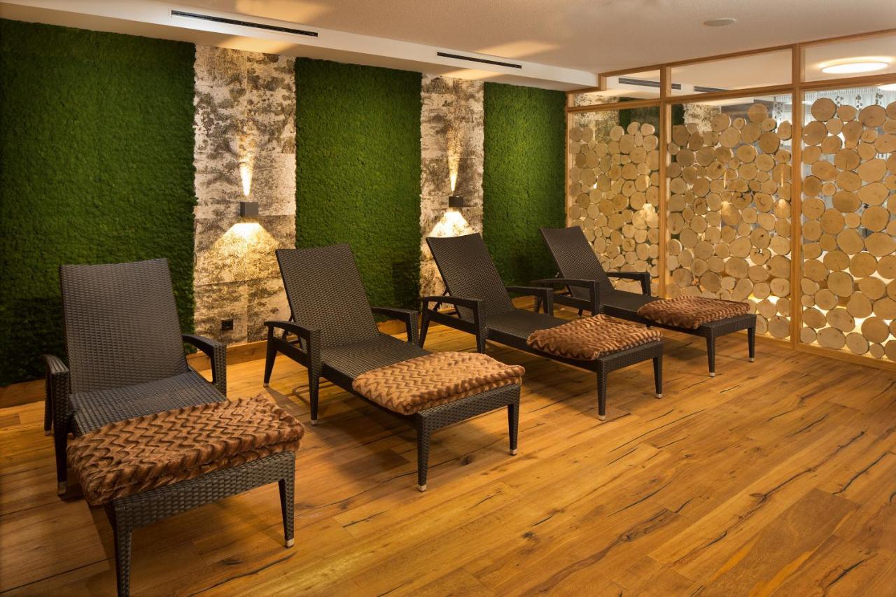 Familien- Und Wellnesshotel "Landhaus Viktoria" Oberstdorf Eksteriør bilde