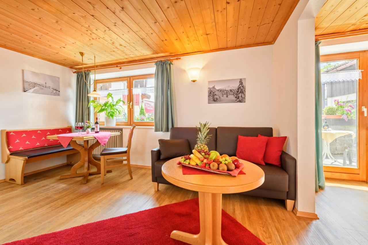 Familien- Und Wellnesshotel "Landhaus Viktoria" Oberstdorf Eksteriør bilde