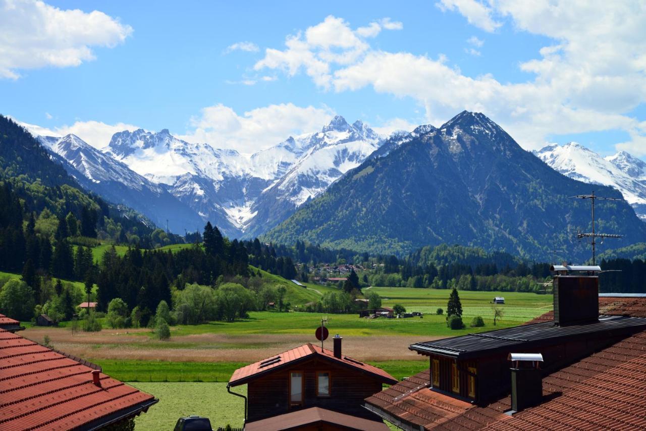 Familien- Und Wellnesshotel "Landhaus Viktoria" Oberstdorf Eksteriør bilde
