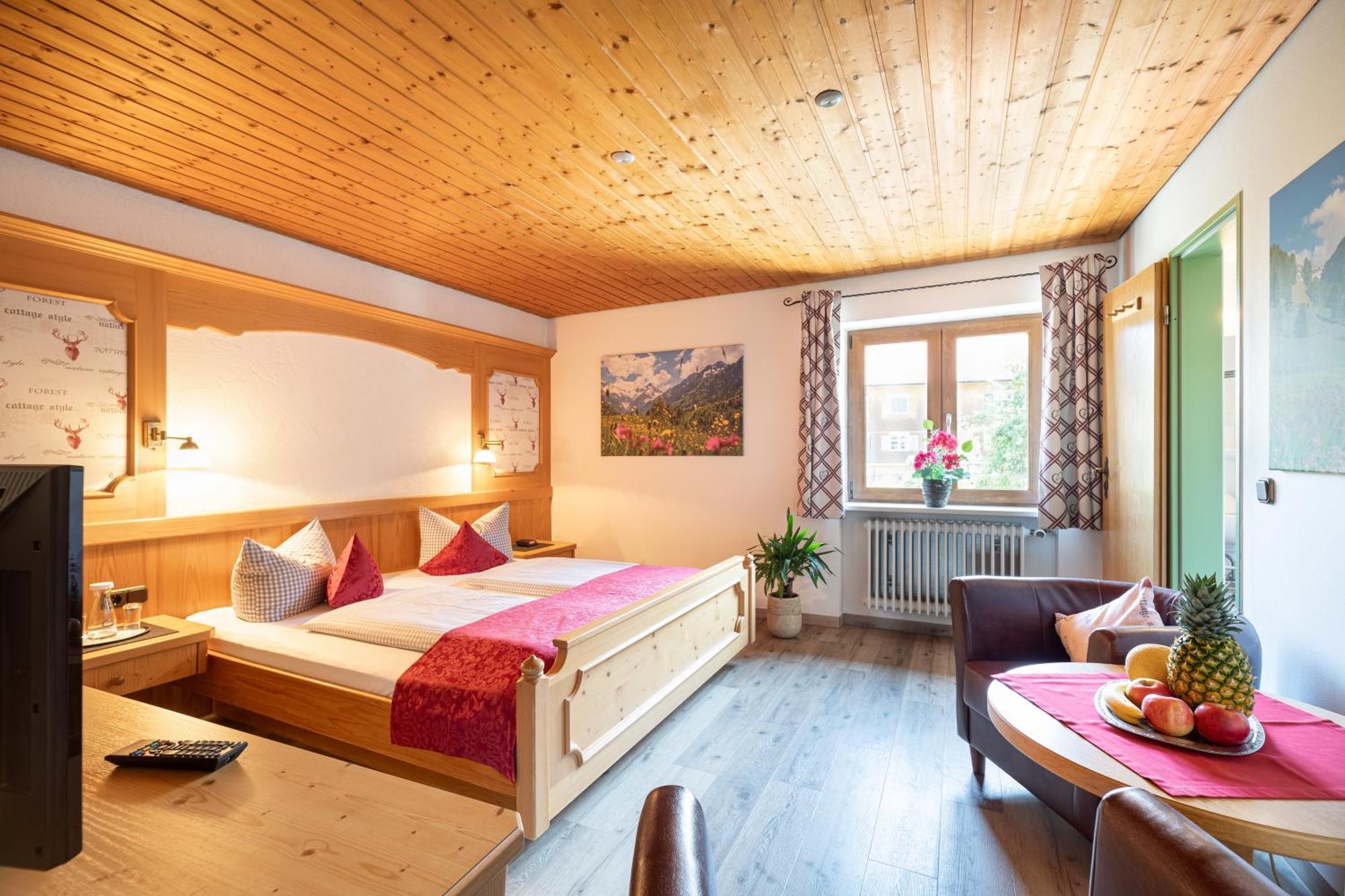 Familien- Und Wellnesshotel "Landhaus Viktoria" Oberstdorf Eksteriør bilde