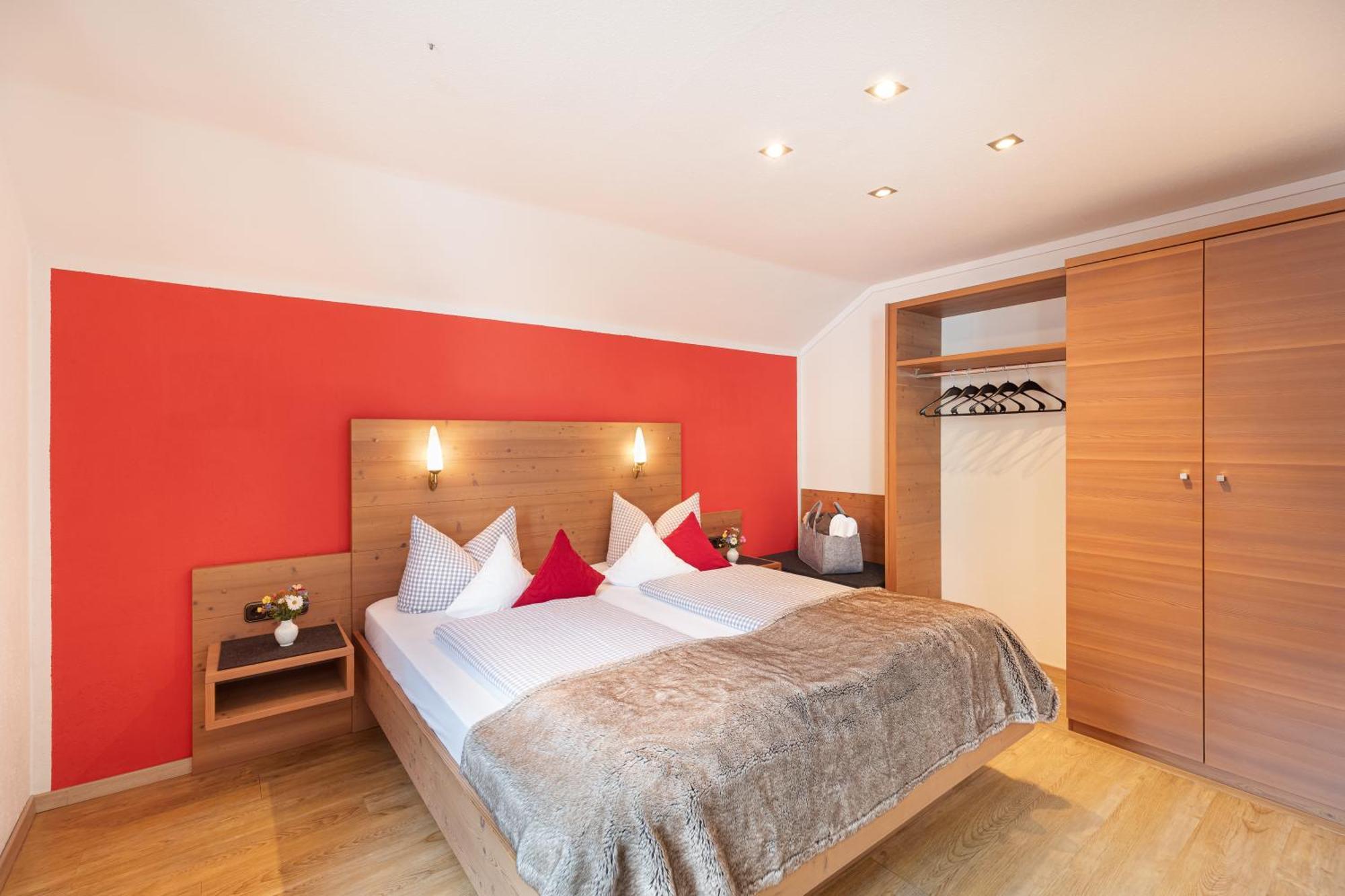 Familien- Und Wellnesshotel "Landhaus Viktoria" Oberstdorf Eksteriør bilde