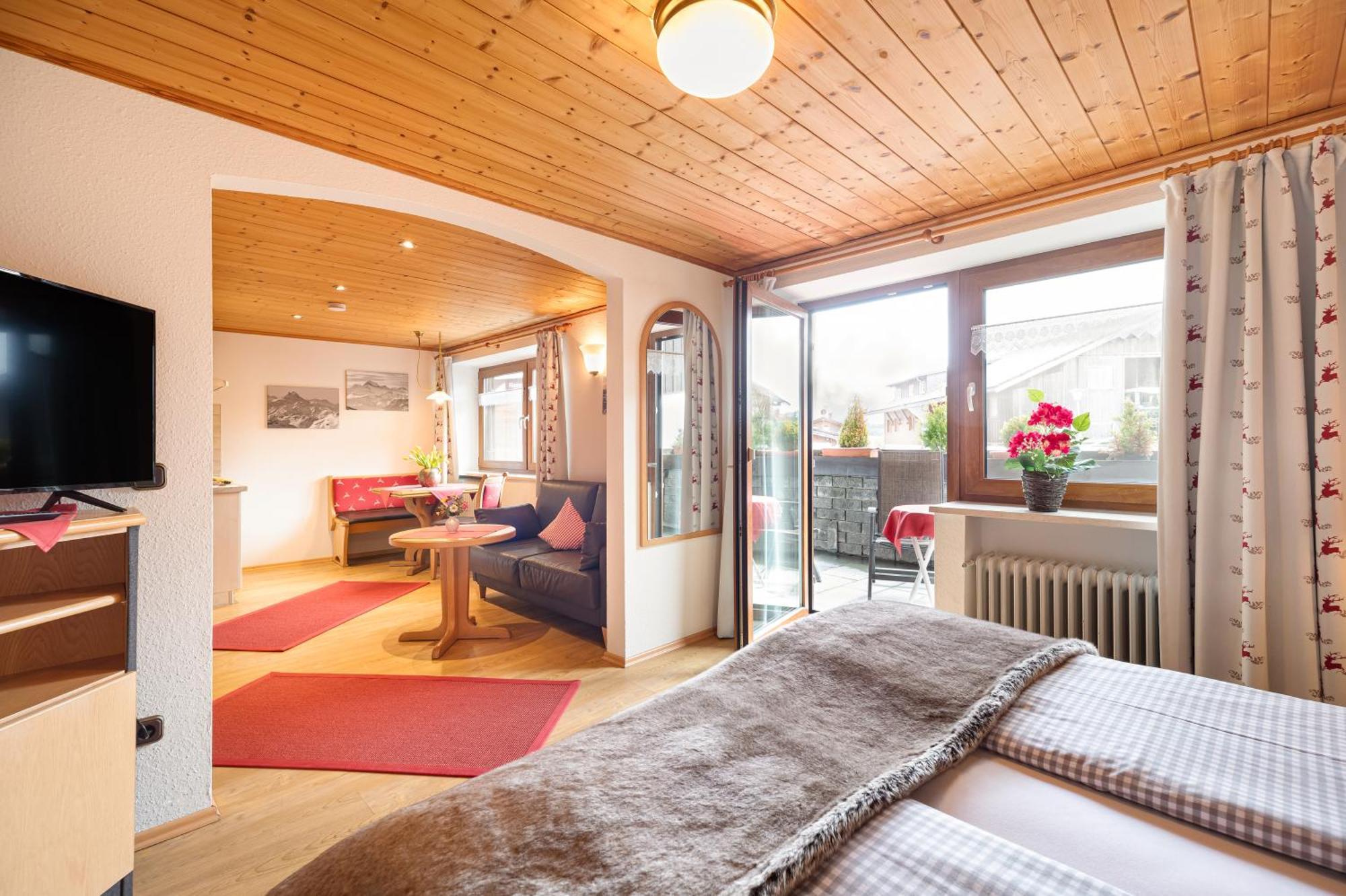 Familien- Und Wellnesshotel "Landhaus Viktoria" Oberstdorf Eksteriør bilde