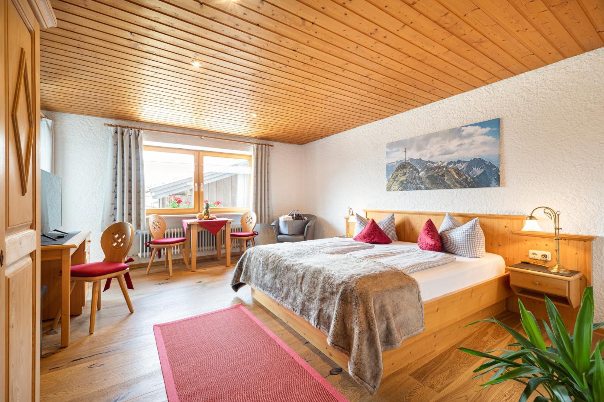 Familien- Und Wellnesshotel "Landhaus Viktoria" Oberstdorf Eksteriør bilde