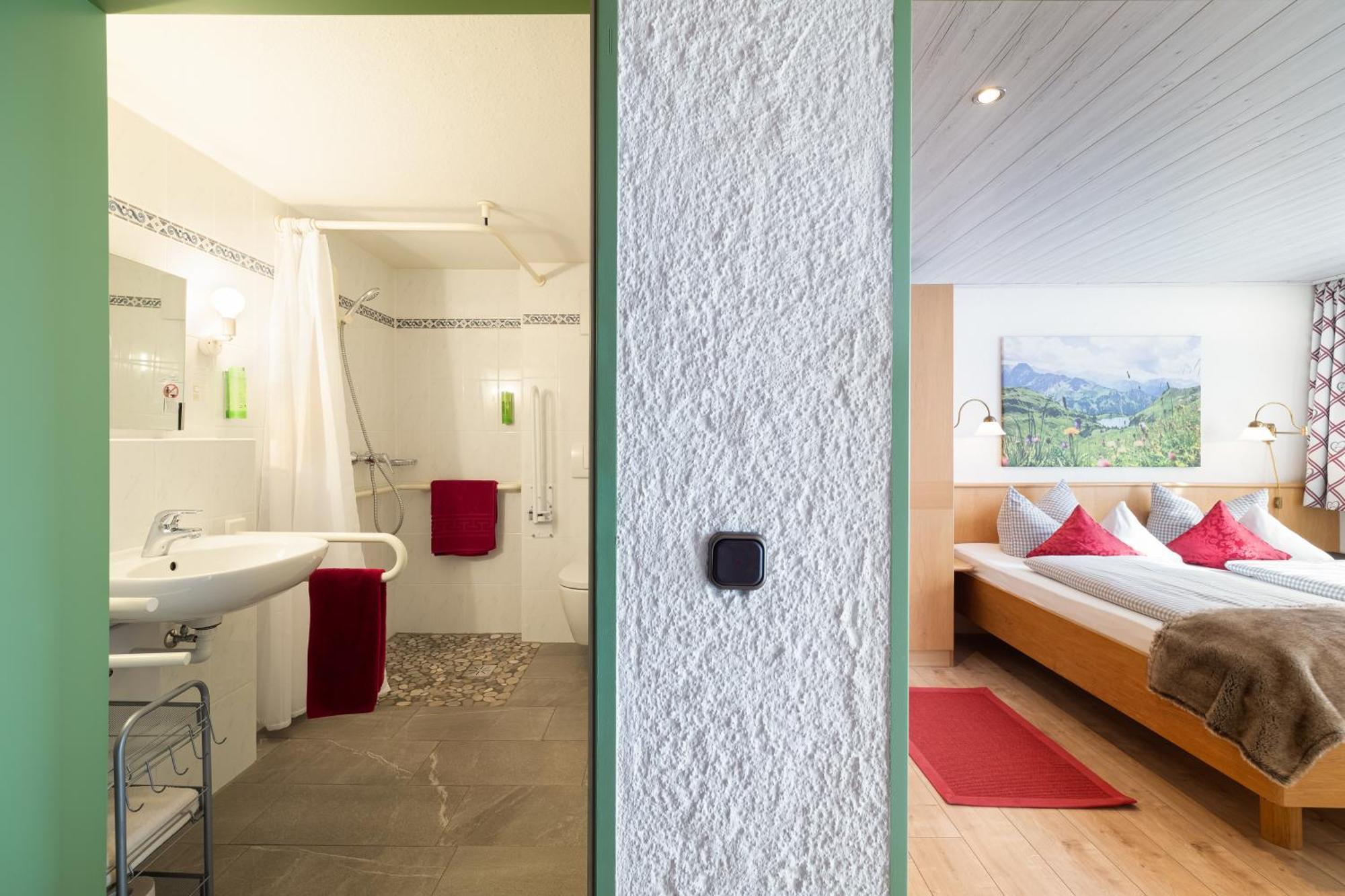 Familien- Und Wellnesshotel "Landhaus Viktoria" Oberstdorf Eksteriør bilde