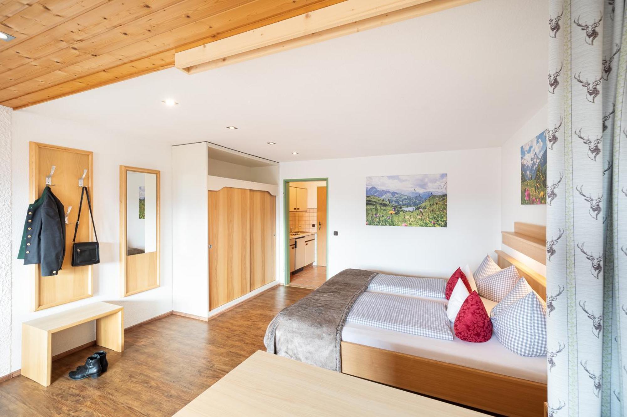 Familien- Und Wellnesshotel "Landhaus Viktoria" Oberstdorf Eksteriør bilde
