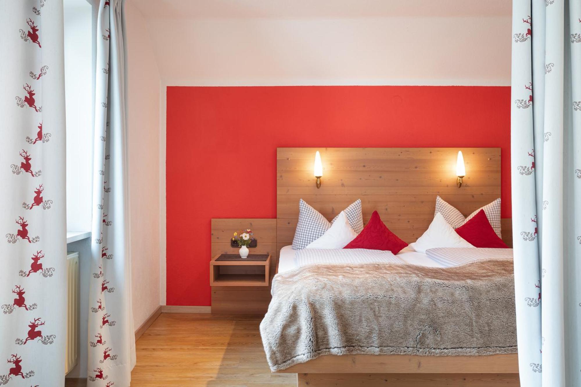Familien- Und Wellnesshotel "Landhaus Viktoria" Oberstdorf Eksteriør bilde