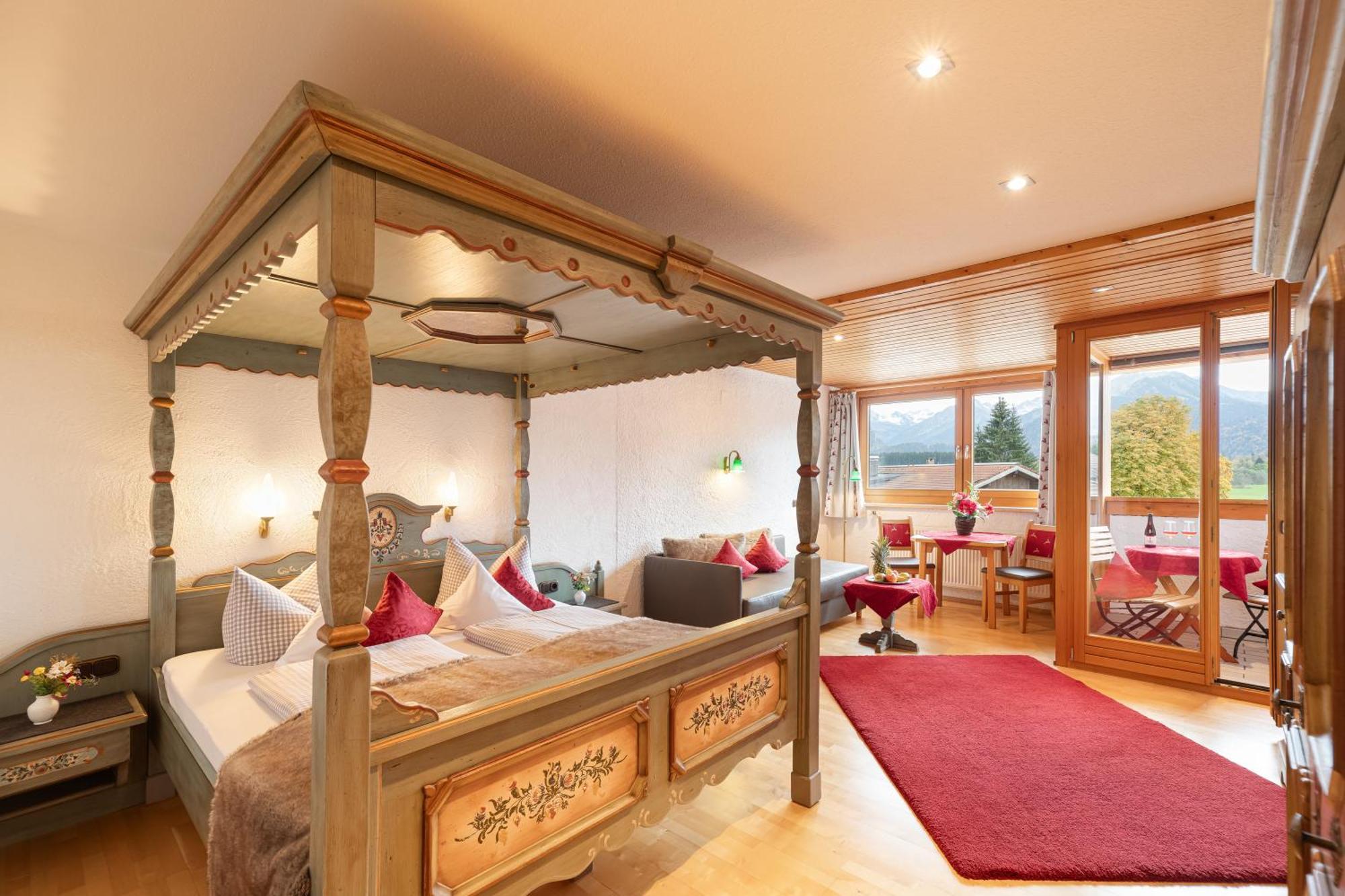 Familien- Und Wellnesshotel "Landhaus Viktoria" Oberstdorf Eksteriør bilde