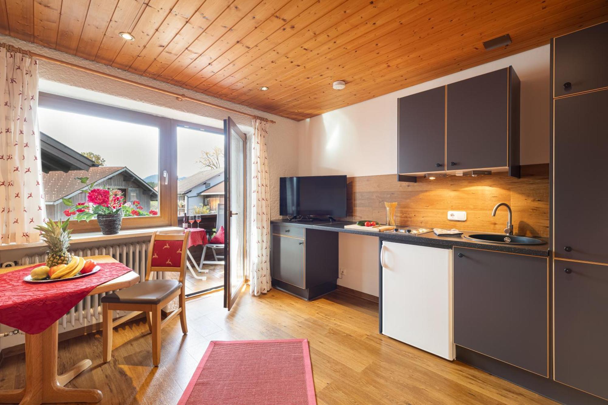 Familien- Und Wellnesshotel "Landhaus Viktoria" Oberstdorf Eksteriør bilde
